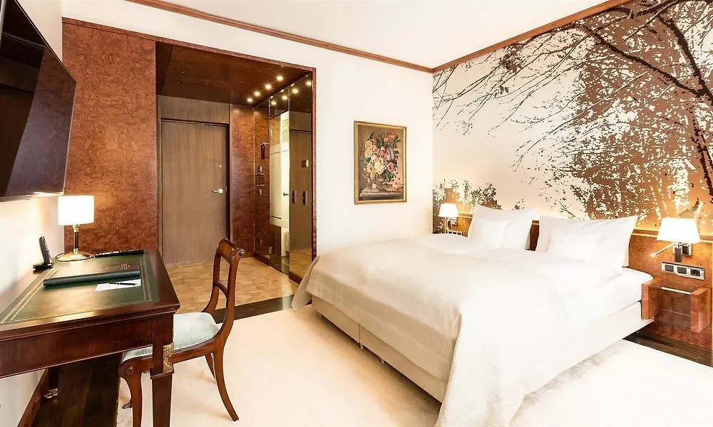 Living Hotel De Medici Düsseldorf 4*,